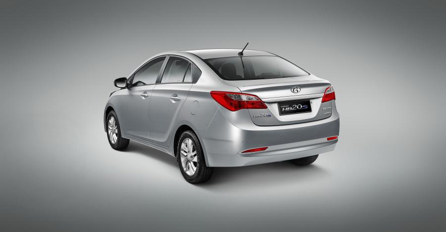  Hyundai HB20S 2013 года  (фото 7 из 18)